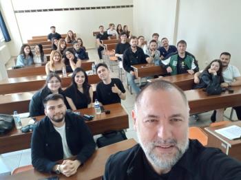 Reklam Kampanyaları Dersinde Öğrenci Sunumları Gerçekleşti