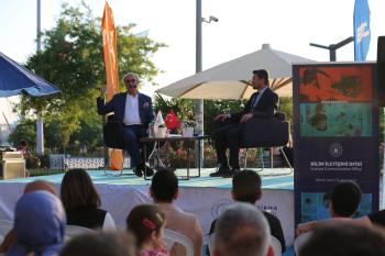 Bilim Toplumla Buluştu: Marmara Denizi ve Müsilaj, Bilim Kafe Etkinliğine İletişim Fakültesi Katılımı